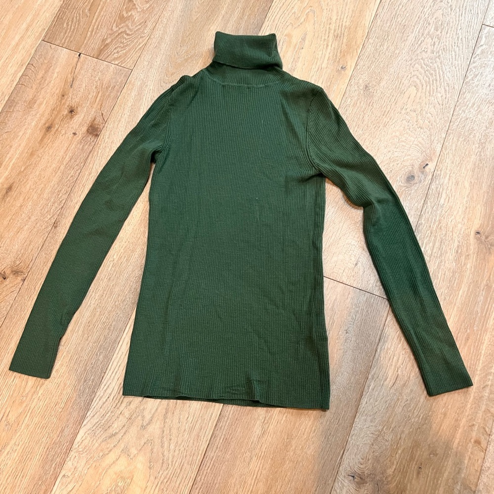 Uniqlo 100% Wool Ribbed Turtleneck